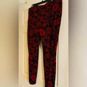 Chicos Floral Red and Black Ponte Pants